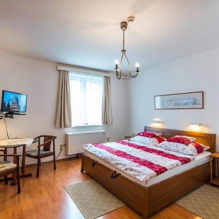 Szent Kristof Panzio Hotell Esztergom Eksteriør bilde