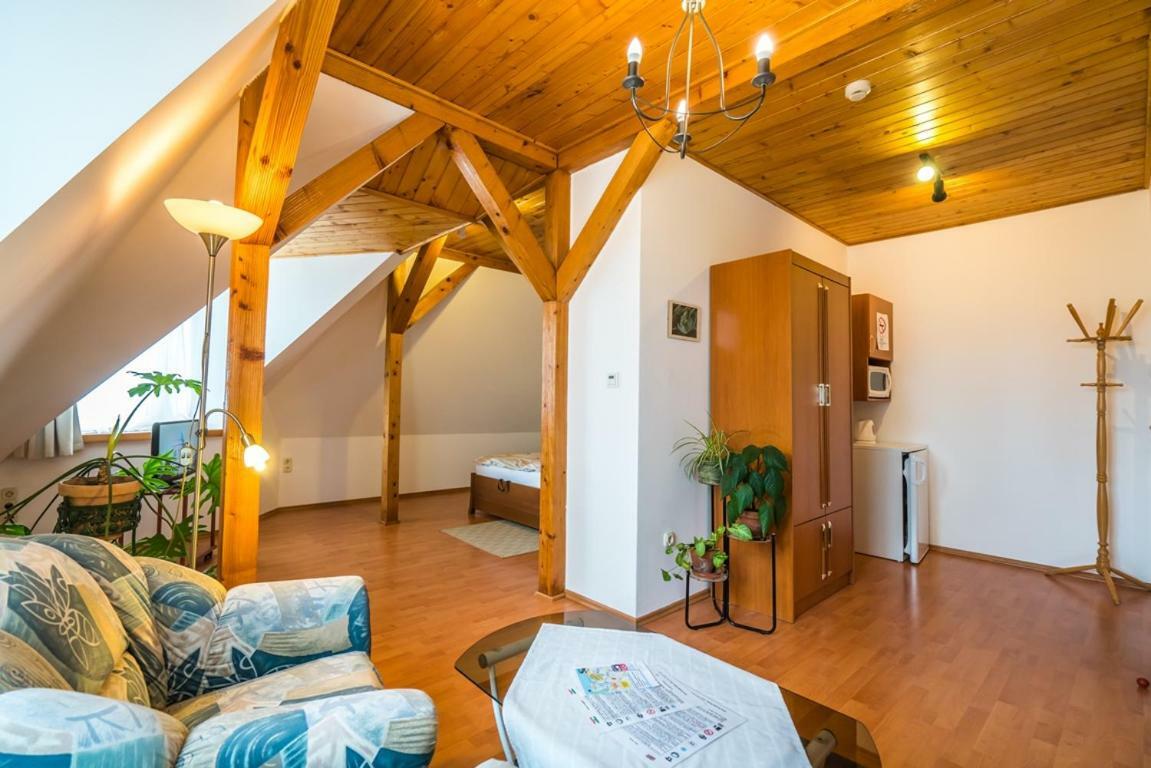 Szent Kristof Panzio Hotell Esztergom Eksteriør bilde